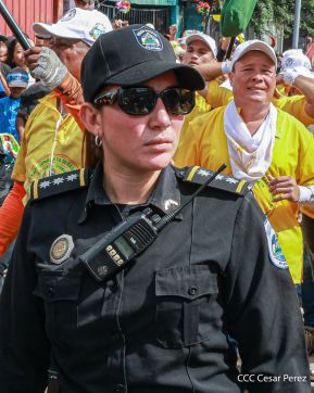 Feligreses acompañan a Santo Domingo de Guzmán rumbo a su morada en Las Sierritas