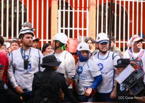 Feligreses acompañan a Santo Domingo de Guzmán rumbo a su morada en Las Sierritas