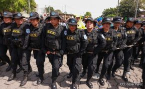 Feligreses acompañan a Santo Domingo de Guzmán rumbo a su morada en Las Sierritas