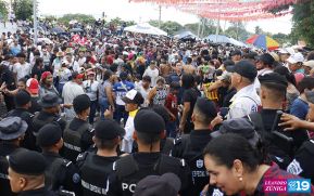 Feligreses acompañan a Santo Domingo de Guzmán rumbo a su morada en Las Sierritas