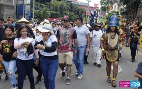 Feligreses acompañan a Santo Domingo de Guzmán rumbo a su morada en Las Sierritas