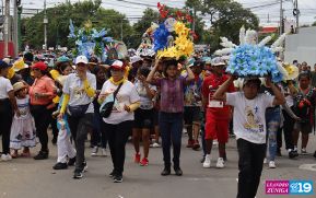 Feligreses acompañan a Santo Domingo de Guzmán rumbo a su morada en Las Sierritas