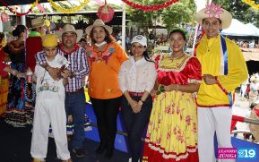 Feligreses acompañan a Santo Domingo de Guzmán rumbo a su morada en Las Sierritas