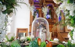 Feligreses acompañan a Santo Domingo de Guzmán rumbo a su morada en Las Sierritas