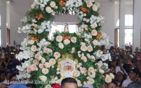 Feligreses acompañan a Santo Domingo de Guzmán rumbo a su morada en Las Sierritas