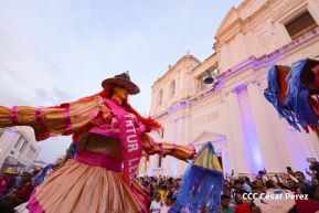 De esta manera leoneses celebran 77 años de la Gritería en honor a la Asunción de María