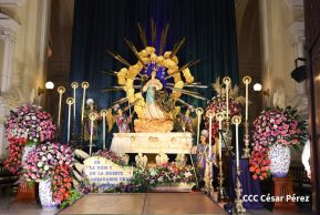 De esta manera leoneses celebran 77 años de la Gritería en honor a la Asunción de María