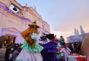 De esta manera leoneses celebran 77 años de la Gritería en honor a la Asunción de María