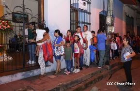 De esta manera leoneses celebran 77 años de la Gritería en honor a la Asunción de María