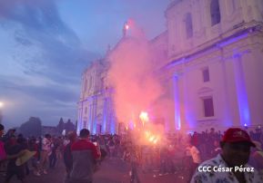 De esta manera leoneses celebran 77 años de la Gritería en honor a la Asunción de María