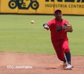 Séptimo juego de la semifinal del Campeonato Germán Pomares entre Los Dantos y Toros de Chontales