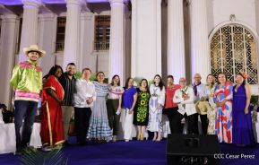 Celebración del Día Nacional del Huipil