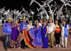 Celebración del Día Nacional del Huipil