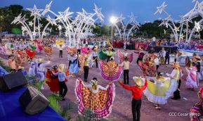 Celebración del Día Nacional del Huipil