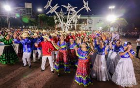 Celebración del Día Nacional del Huipil