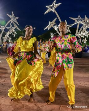 Celebración del Día Nacional del Huipil