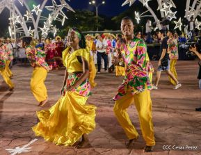 Celebración del Día Nacional del Huipil