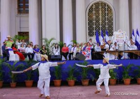 Celebración del Día Nacional del Huipil