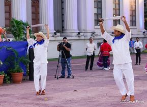 Celebración del Día Nacional del Huipil