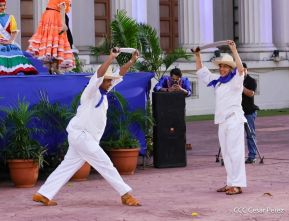 Celebración del Día Nacional del Huipil