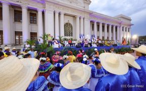 Celebración del Día Nacional del Huipil