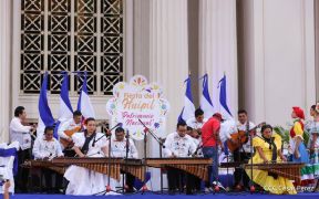 Celebración del Día Nacional del Huipil