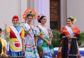 Celebración del Día Nacional del Huipil