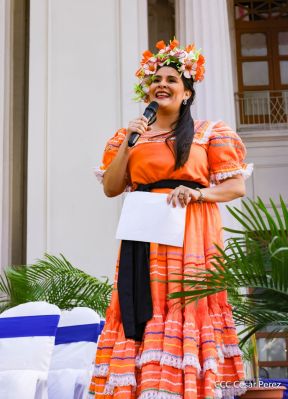 Celebración del Día Nacional del Huipil