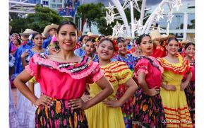 Celebración del Día Nacional del Huipil