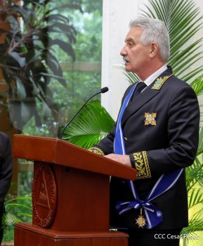 Compañero Alexander Khokhólikov recibe la Orden José de Marcoleta en el Grado de Gran Cruz 