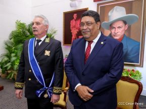 Compañero Alexander Khokhólikov recibe la Orden José de Marcoleta en el Grado de Gran Cruz 