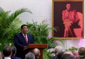 Compañero Alexander Khokhólikov recibe la Orden José de Marcoleta en el Grado de Gran Cruz 