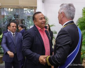 Compañero Alexander Khokhólikov recibe la Orden José de Marcoleta en el Grado de Gran Cruz 
