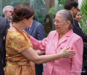 Compañero Alexander Khokhólikov recibe la Orden José de Marcoleta en el Grado de Gran Cruz 