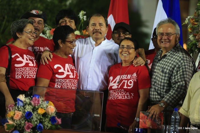 Daniel y Rosario celebran junto al pueblo el Día Internacional de los Trabajadores