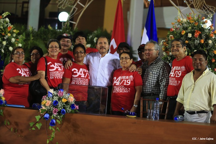 Daniel y Rosario celebran junto al pueblo el Día Internacional de los Trabajadores