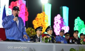 Conmemoración de los 45 años de fundación de la Policía Nacional y el Ministerio del Interior