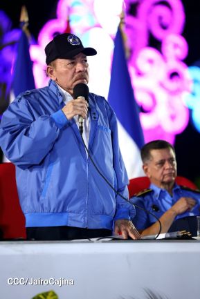 Conmemoración de los 45 años de fundación de la Policía Nacional y el Ministerio del Interior