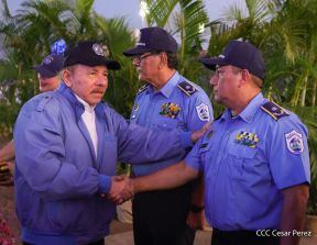 Conmemoración de los 45 años de fundación de la Policía Nacional y el Ministerio del Interior