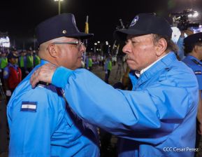 Conmemoración de los 45 años de fundación de la Policía Nacional y el Ministerio del Interior