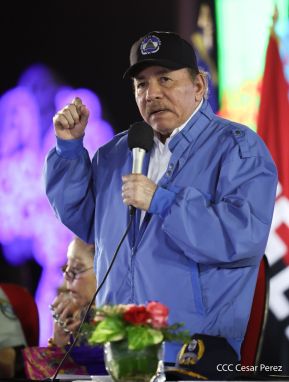 Conmemoración de los 45 años de fundación de la Policía Nacional y el Ministerio del Interior