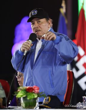 Conmemoración de los 45 años de fundación de la Policía Nacional y el Ministerio del Interior