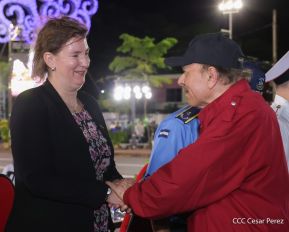 Desfile "La Paz Somos Todos" en saludo al 45 aniversario de fundación del Ministerio del Interior y la Policía Nacional