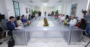 Autoridades nicaragüenses se reúnen con delegación de la República Popular China encabezada por Huang Xiaowei