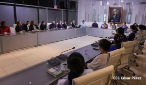Autoridades nicaragüenses se reúnen con delegación de la República Popular China encabezada por Huang Xiaowei