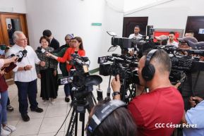 Autoridades nicaragüenses se reúnen con delegación de la República Popular China encabezada por Huang Xiaowei