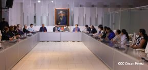 Autoridades nicaragüenses se reúnen con delegación de la República Popular China encabezada por Huang Xiaowei