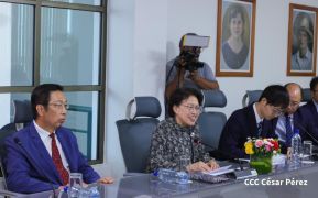 Autoridades nicaragüenses se reúnen con delegación de la República Popular China encabezada por Huang Xiaowei