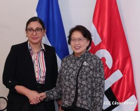 Autoridades nicaragüenses se reúnen con delegación de la República Popular China encabezada por Huang Xiaowei