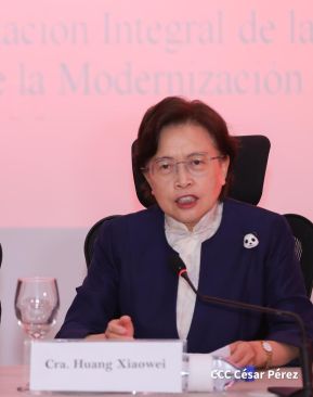 Autoridades nicaragüenses se reúnen con delegación de la República Popular China encabezada por Huang Xiaowei
